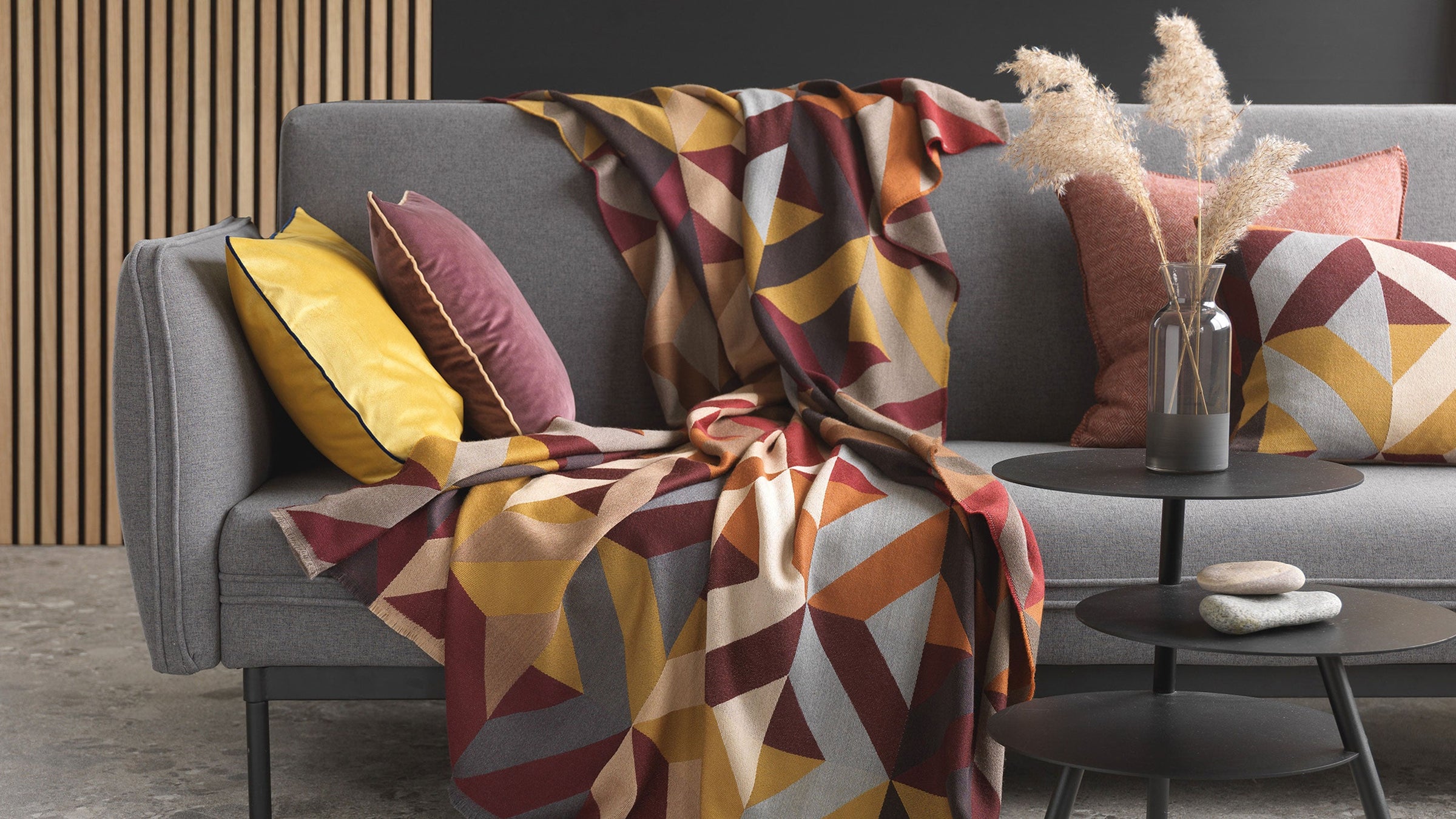 Eagle Products Decke Orlando und Kissen auf einem Sofa