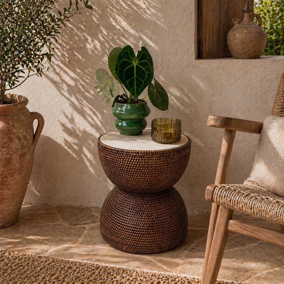 Rattan Beistelltisch Hourglass rund Ø 38 x H 45 cm mit Betonplatte fiolini