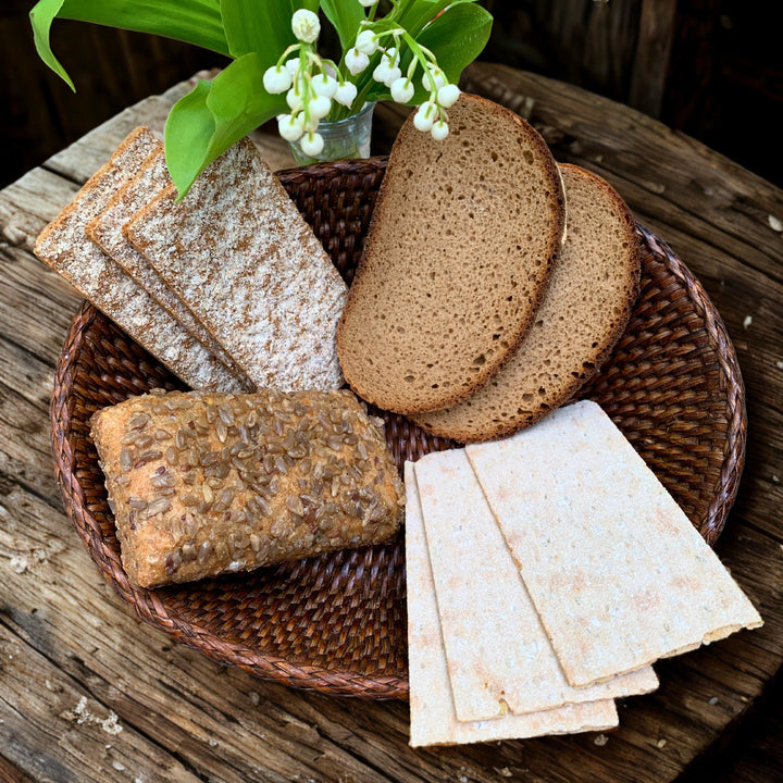 Brotkorb Rattan oval mit verschiedenen Brotsorten