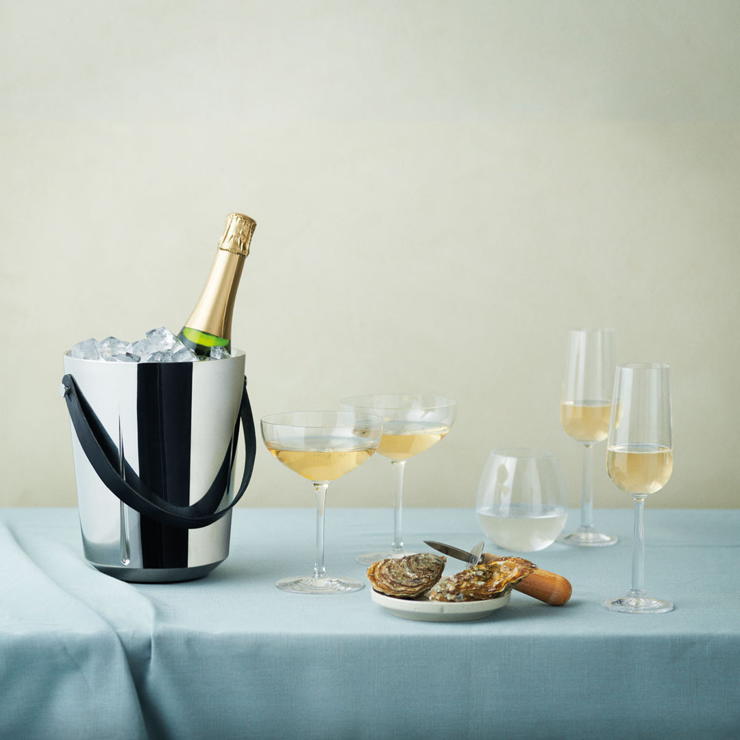 Rosendahl Grand Cru Champagnerkühler mit Eiswürfel und Sektflasche