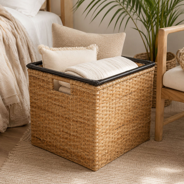 Geflochtenes Korb-Set Rattan (2-teilig) – Aufbewahrungskorb fiolini befüllt mit Deken und Kissen