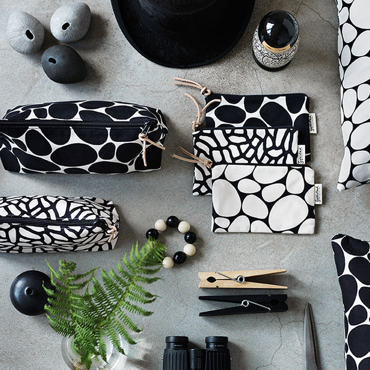 Gyllstad Kosmetiktasche Stenar L Schwarz/Weiß