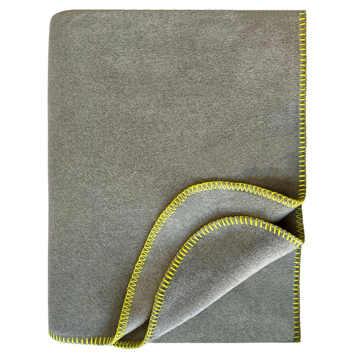Eagle Products Fleecedecke LISSY 160 × 200 cm agave mit farbiger Kontrastnaht in lime
