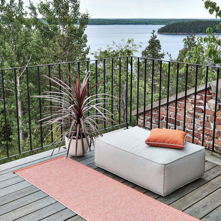 Pappelina Outdoor Kissen Sunny Pale Orange