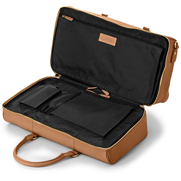 Keine Schwester Leder Weekender Packbar Karamell geöffnet leer