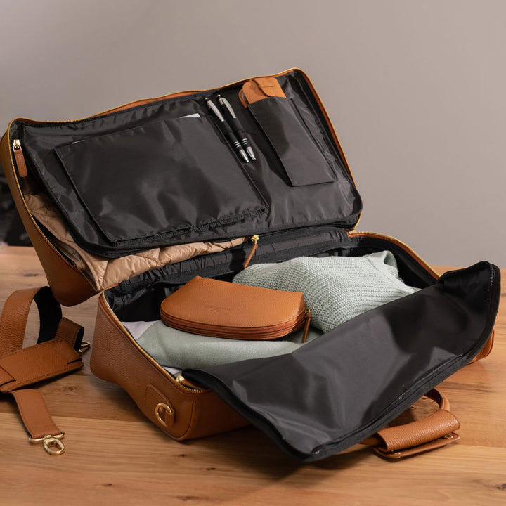 Keine Schwester Leder Weekender Packbar Karamell offen gepackt